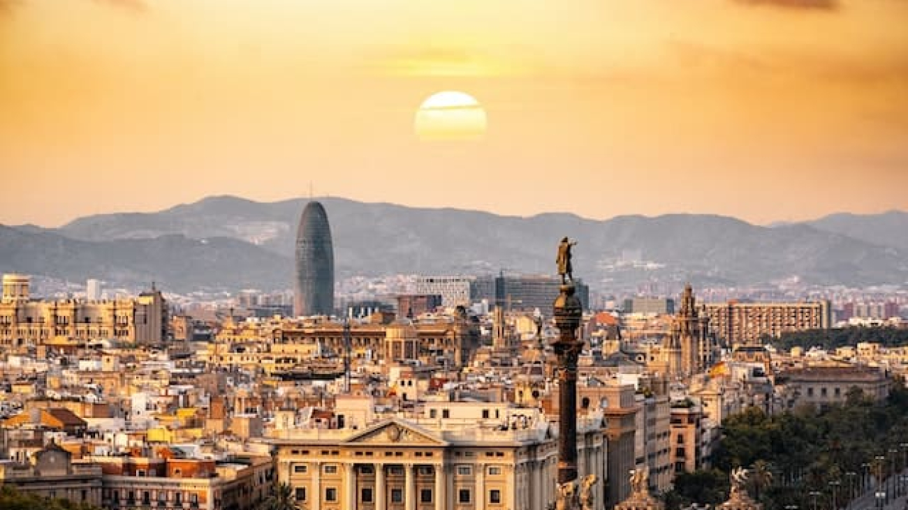 pexels-aleksandar-pasaric-1388030 (1) (1)